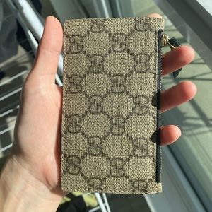 Gucci Cardholder With Zipper and Pockets